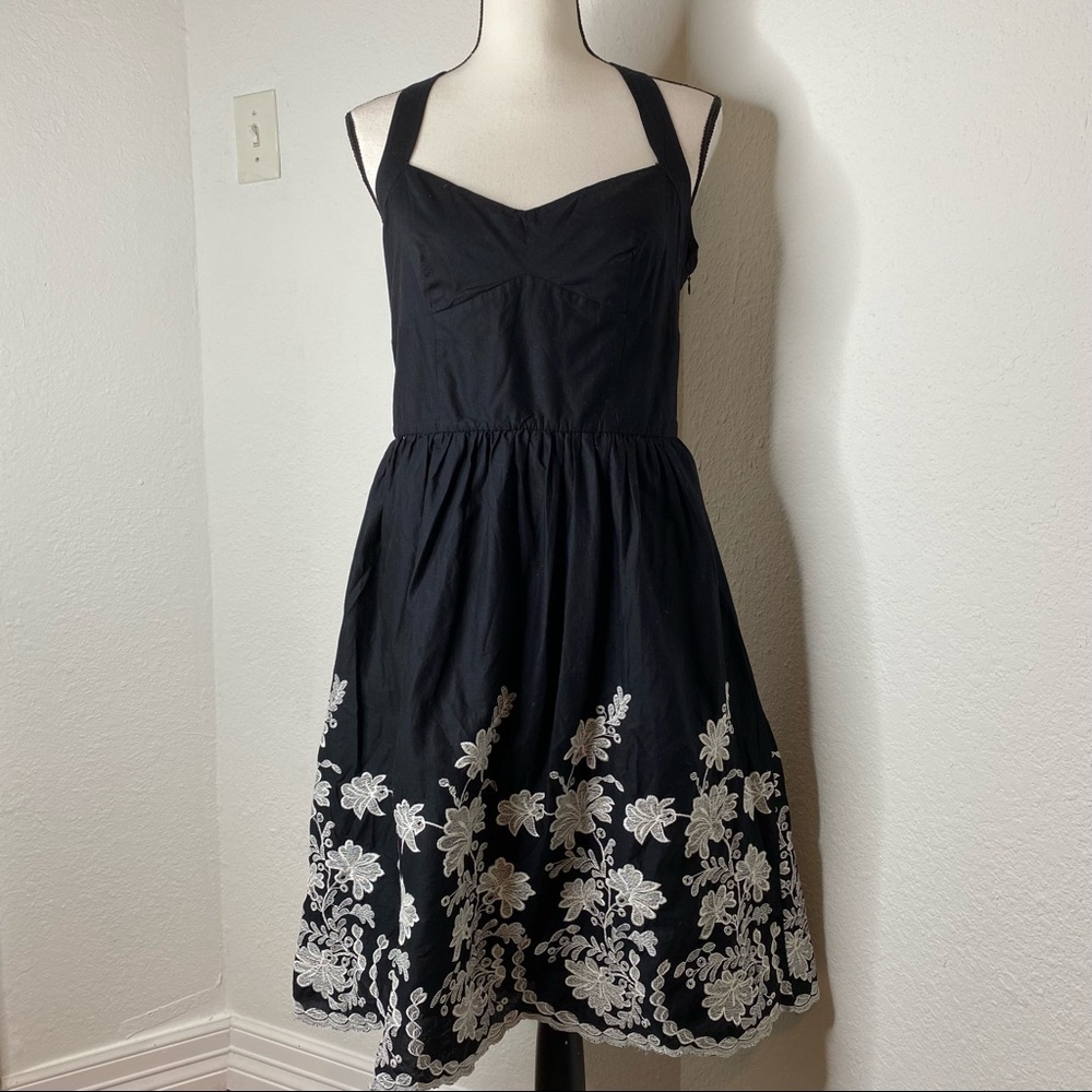 LOFT Black w/white embroidered Dress size 6